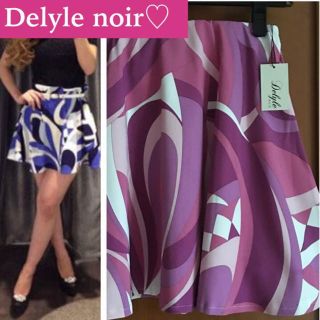 デイライルノアール(Delyle NOIR)の新品♡定価7020 Delyle noir♡レトロ柄フレアスカート♡ピンク系(ミニスカート)