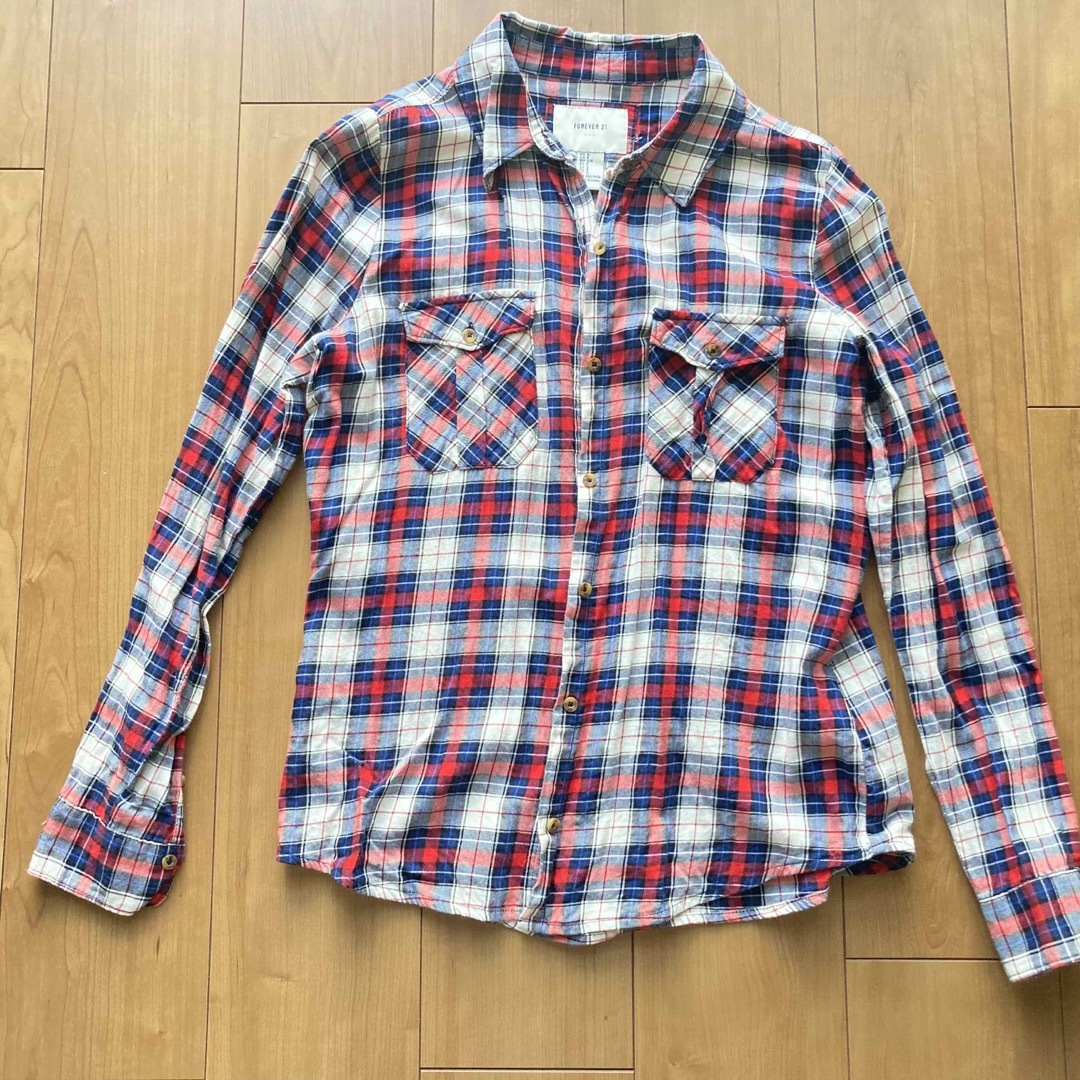 FOREVER 21(フォーエバートゥエンティーワン)のチェックシャツ　Sサイズ レディースのトップス(シャツ/ブラウス(長袖/七分))の商品写真