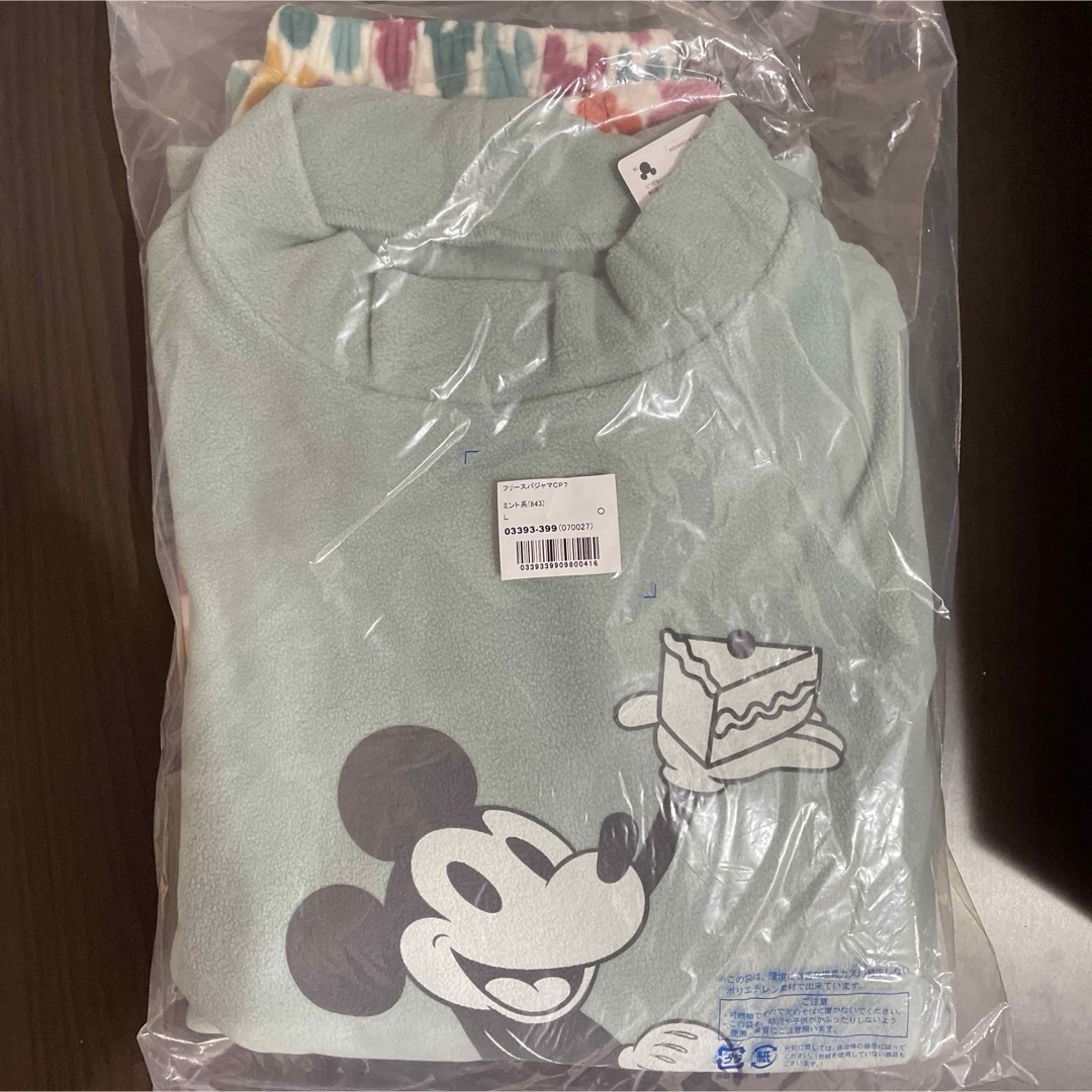 Disney(ディズニー)のDisney Lサイズ ミッキー フリース パジャマ ルームウェア レディースのルームウェア/パジャマ(パジャマ)の商品写真