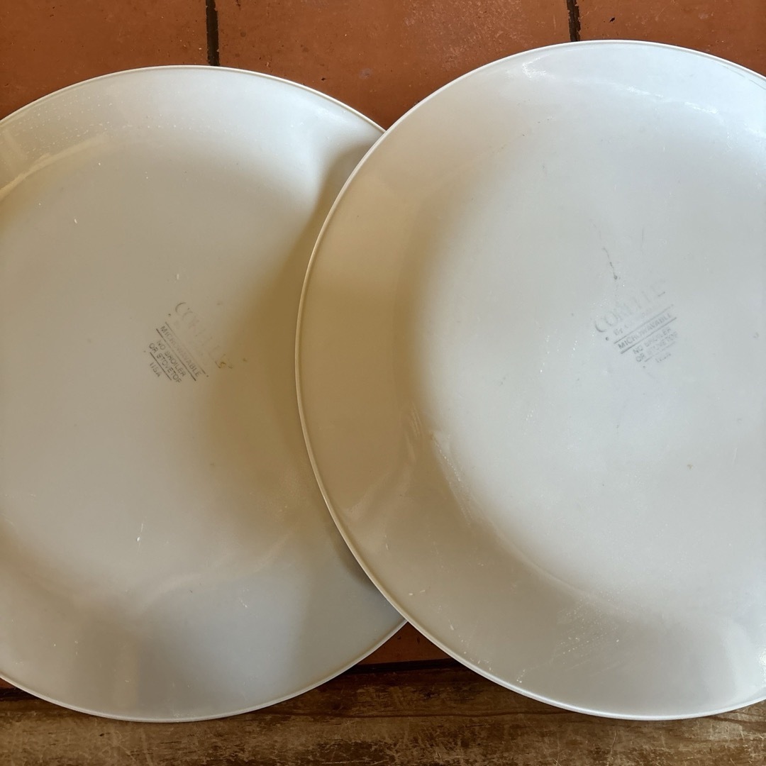 CORELLE(コレール)のオールドアメリカ風　コレール　レトロなディナー皿2枚 インテリア/住まい/日用品のキッチン/食器(食器)の商品写真