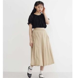 新品 merlot(メルロー) ドット柄シフォンシャーリングブラウ　ブラウス