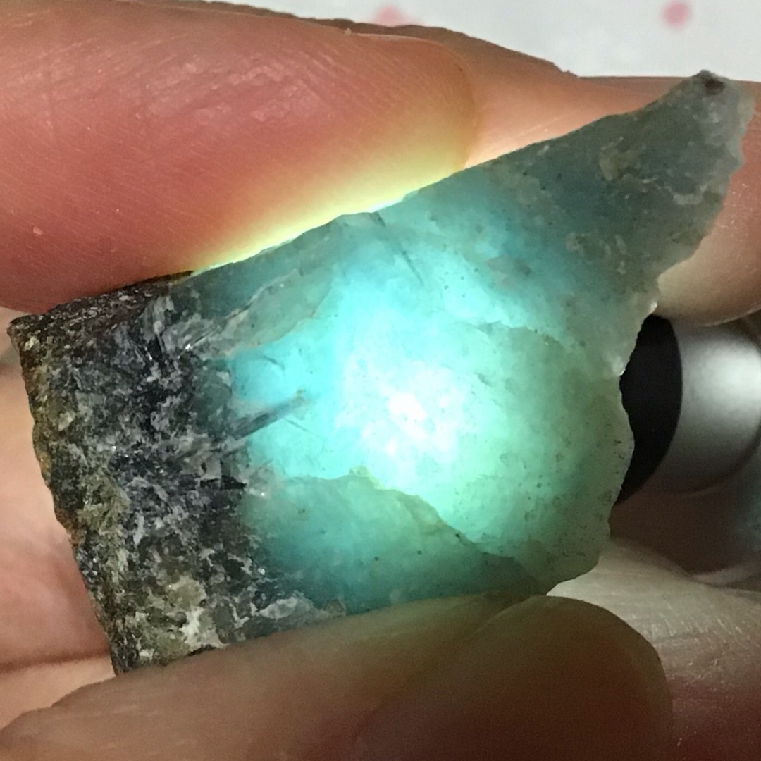 糸魚川翡翠 コン沢 原石 47.3g(102①)※茄子紺‼︎の通販 by 糸魚川翡翠 コン沢 原石 47.3g(102①)※茄子紺‼︎の通販 by
