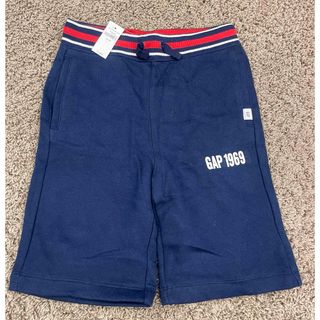 140 新品マグ付き GAPハーフパンツ