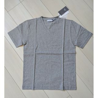 サンスペル(SUNSPEL)の【新品未使用】SUNSPEL（サンスペル）　Ｖネックカットソー(Tシャツ/カットソー(半袖/袖なし))