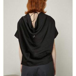 リムアーク(RIM.ARK)のRIM.ARK リムアーク Back drape gloss tops ブラウス(Tシャツ/カットソー(半袖/袖なし))