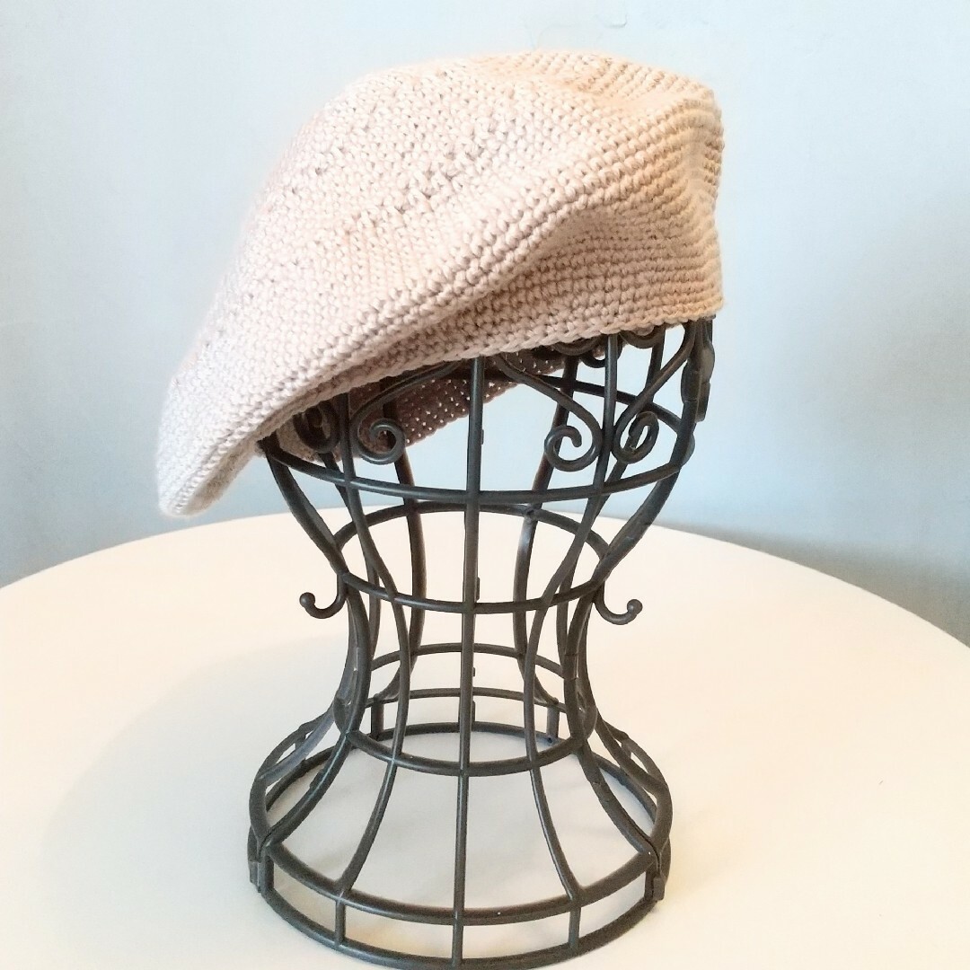 サマーニットベレー-ベージュ ハンドメイドのファッション小物(帽子)の商品写真