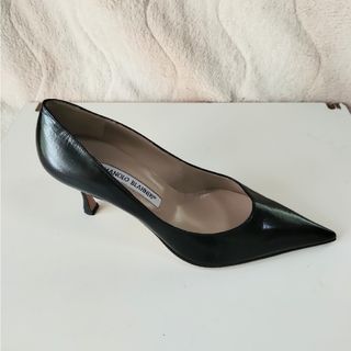 マノロブラニク(MANOLO BLAHNIK)のMANOLO BLAHNIK  マノロブラニク ブラック パンプス 37(ハイヒール/パンプス)