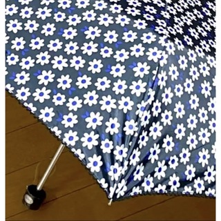 新品　お花柄　晴雨兼用 折り畳み傘 黒　UV 99% カット　日傘、雨傘(傘)