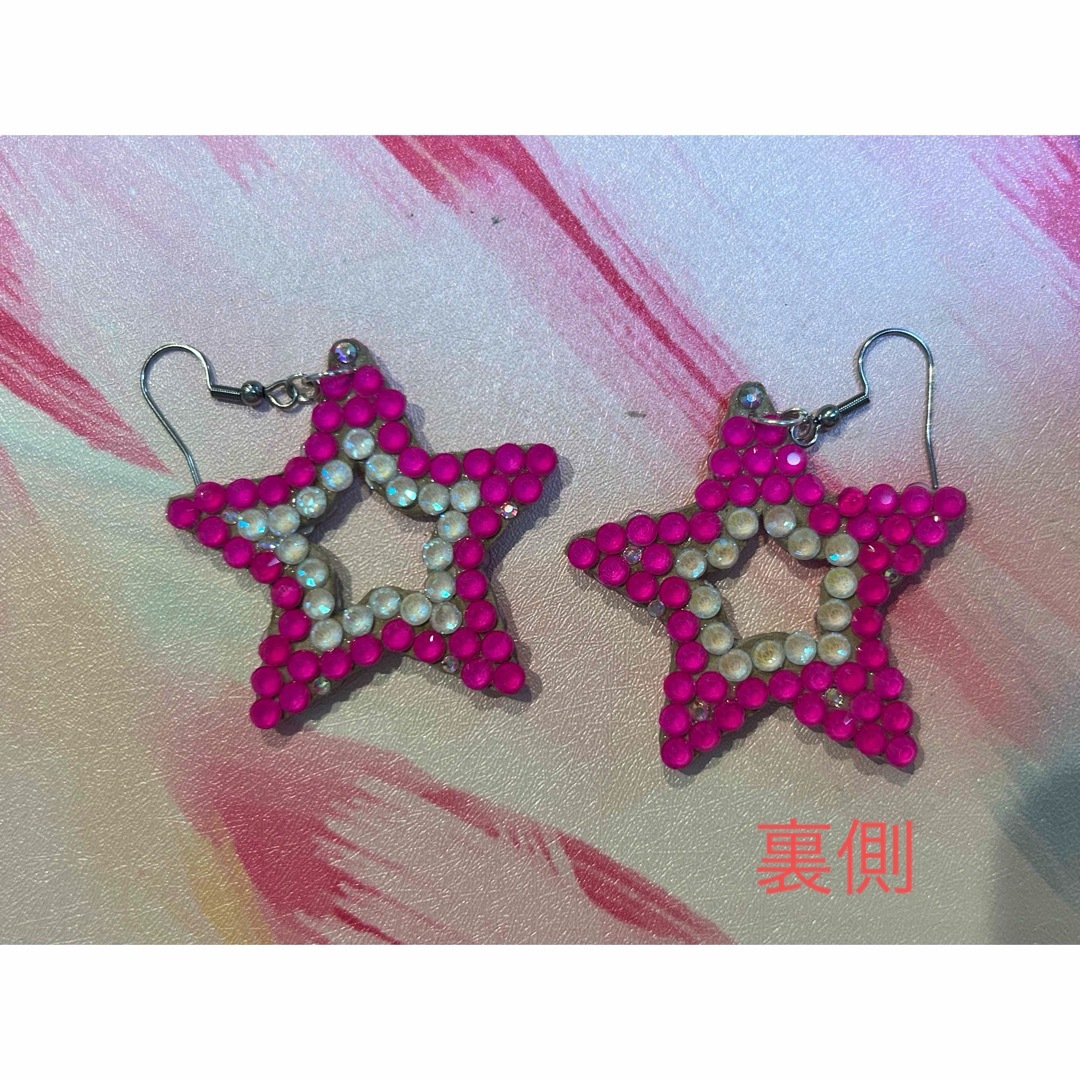 ベリーダンス⭐︎大ぶりネオンピンクピアス⭐︎ レディースのアクセサリー(ピアス)の商品写真