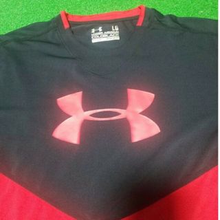 アンダーアーマー(UNDER ARMOUR)の≪美品≫ アンダーアーマー  Mサイズ  Tシャツ(Tシャツ/カットソー(半袖/袖なし))