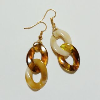 アクリルチェーンピアス　ブラウン×ベージュ(ピアス)