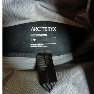 アークテリクス(ARC'TERYX)のBIRDAID付属 Ｓサイズ アークテリクス ベータ LT ジャケット メンズ(マウンテンパーカー)