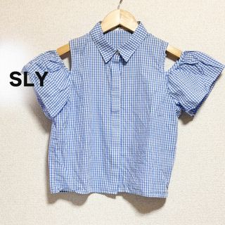 スライ(SLY)のSLY スライ　ブラウス　オープンショルダー　半袖フリル　ブルー　白　チェック(シャツ/ブラウス(半袖/袖なし))