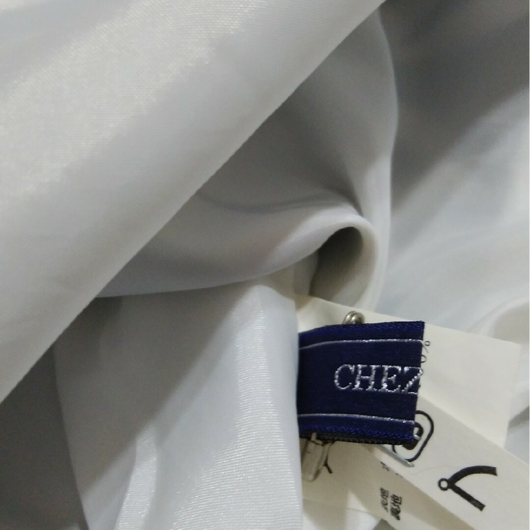 レディーススカート 白×黒 花柄 M レディースのスカート(ひざ丈スカート)の商品写真
