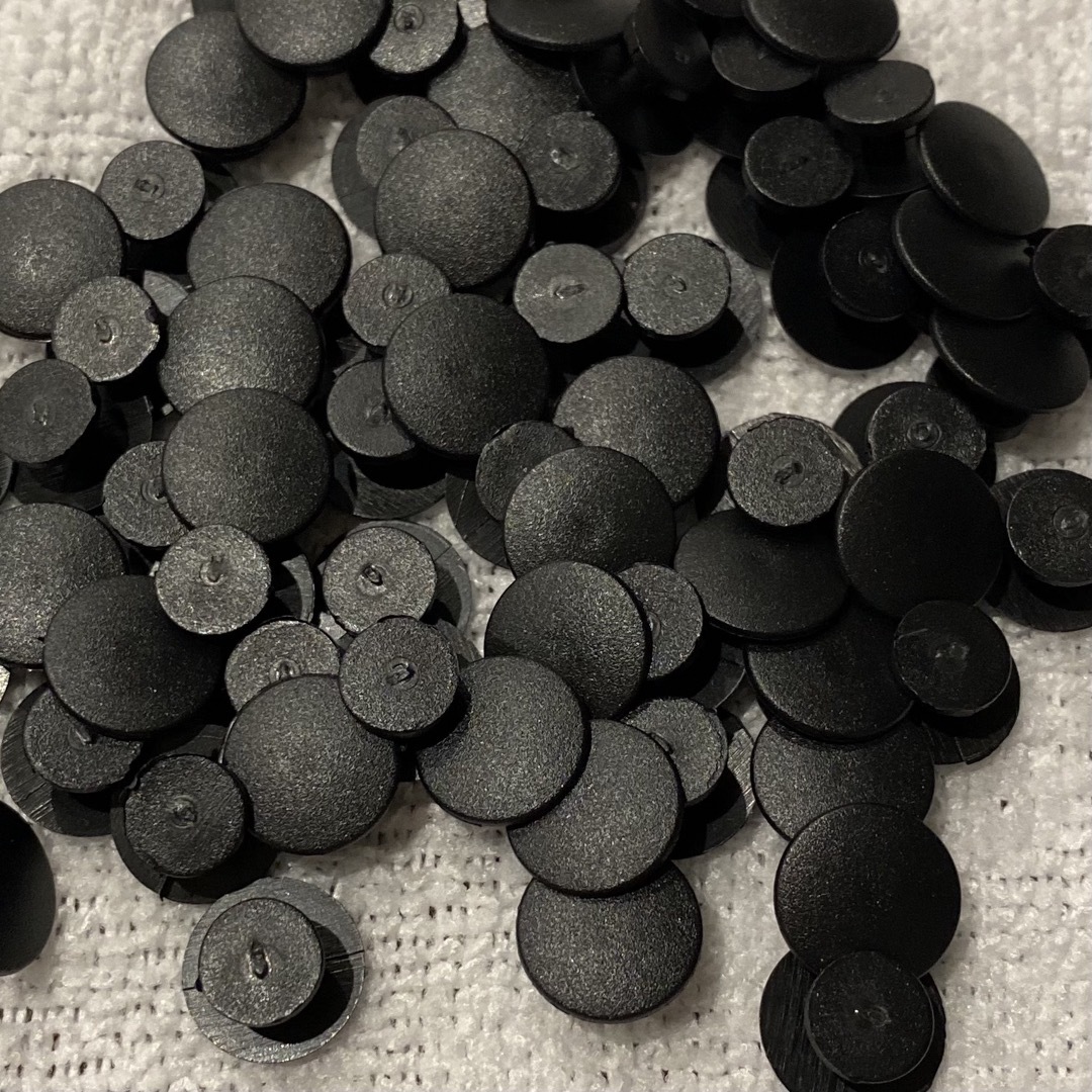 ジビッツ　土台　クロックス　パーツ　ハンドメイド　黒　30個 ハンドメイドの素材/材料(各種パーツ)の商品写真