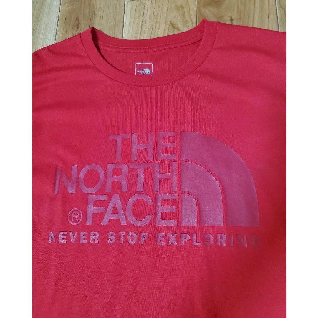 THE NORTH FACE(ザノースフェイス)の【美品】THE NORTH FACE ザ ノースフェイス Tシャツ 赤色 レッド メンズのトップス(Tシャツ/カットソー(半袖/袖なし))の商品写真