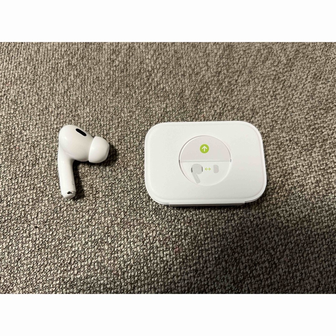 Apple(アップル)のApple AirPods Pro 第2世代　左耳　イヤーチップ付き スマホ/家電/カメラのオーディオ機器(ヘッドフォン/イヤフォン)の商品写真