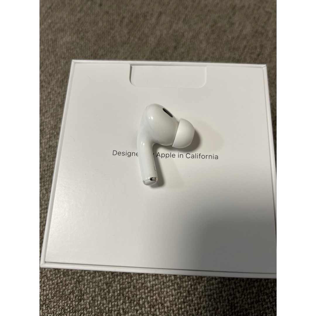 Apple(アップル)のApple AirPods Pro 第2世代　左耳　イヤーチップ付き スマホ/家電/カメラのオーディオ機器(ヘッドフォン/イヤフォン)の商品写真