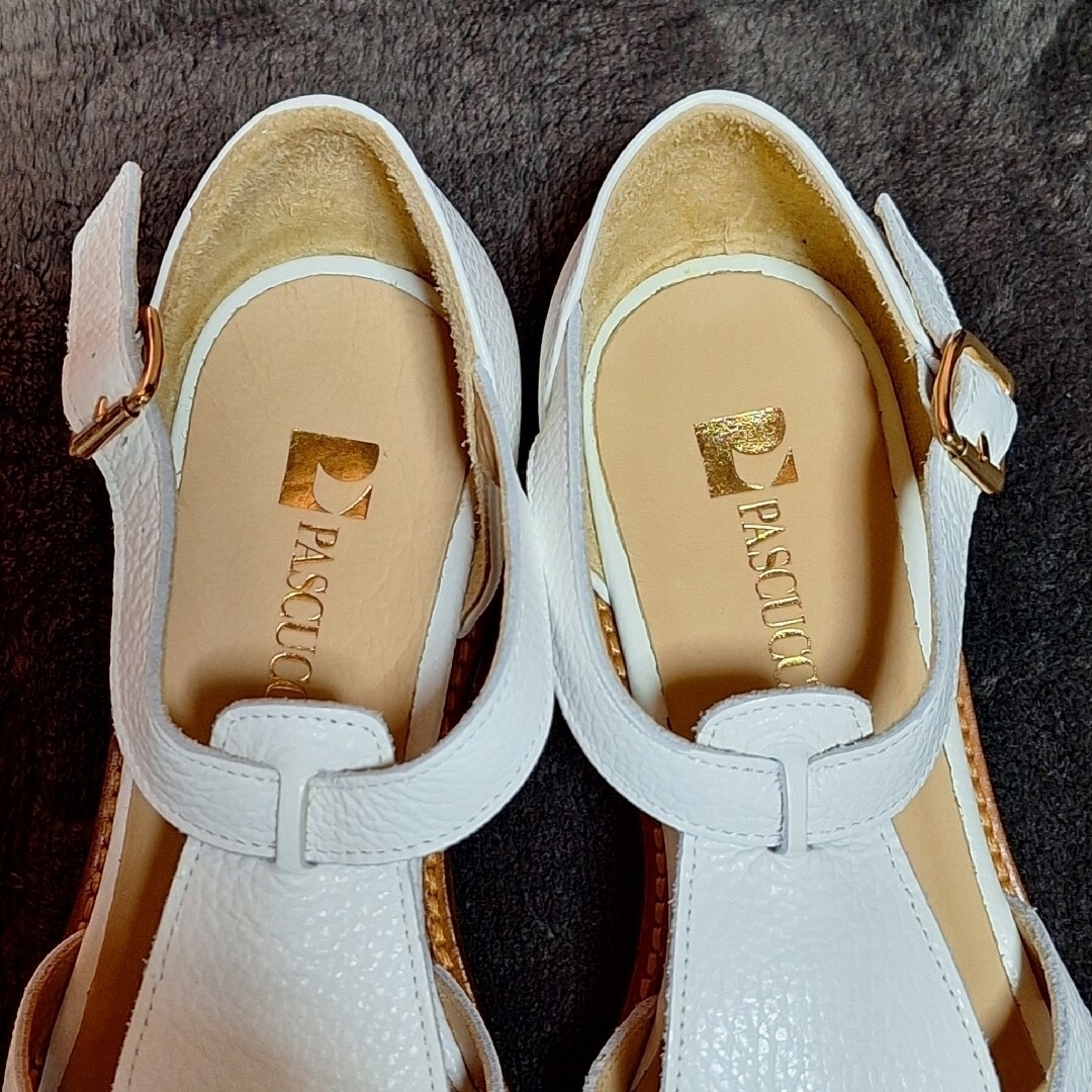 【新品/定価2.9万】PASCUCCI パスクッチ レザーグルカサンダル レディースの靴/シューズ(サンダル)の商品写真