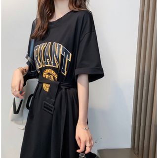 新品未使用　ベルトつきロング丈ワンピ　Tシャツ　リラックス　ロゴプリント(ロングワンピース/マキシワンピース)