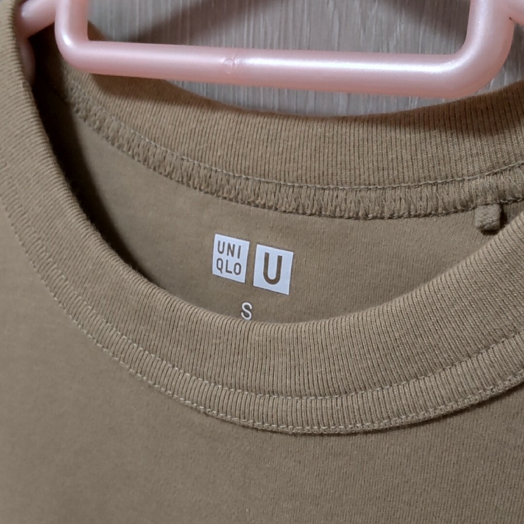 UNIQLO(ユニクロ)のUNIQLO Tシャツ Sサイズ 綿100% カーキ ユニクロ コットン100% レディースのトップス(Tシャツ(半袖/袖なし))の商品写真