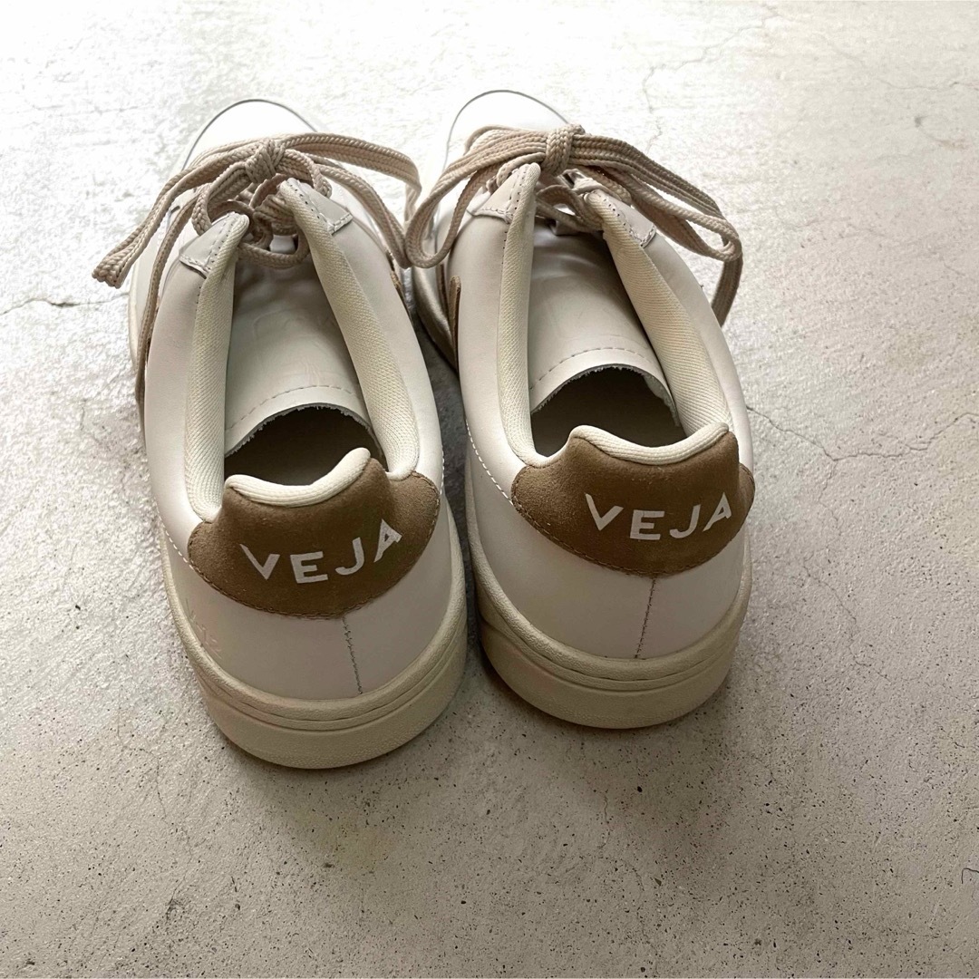VEJA(ヴェジャ)のVEJAヴェジャ V-12 レザー スニーカー メンズの靴/シューズ(スニーカー)の商品写真
