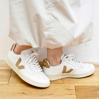 VEJA - VEJAヴェジャ V-12 レザー スニーカー