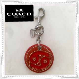 コーチ(COACH)のコーチ☆星座キーホルダー☆蟹座☆レザー☆バッグチャーム☆赤☆COACH(キーホルダー)