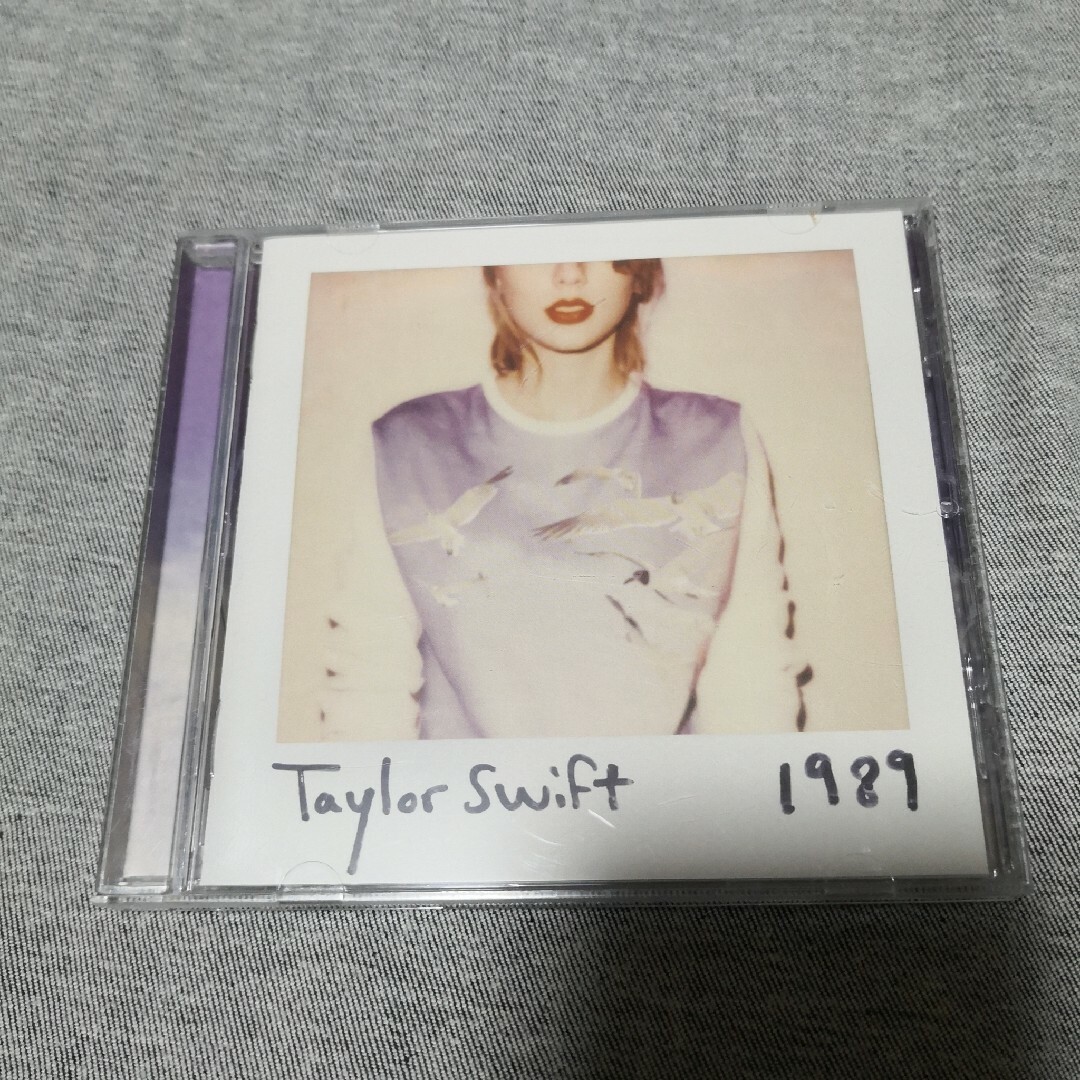 テイラー・スウィフト 1989 Taylor Swift エンタメ/ホビーのCD(ポップス/ロック(洋楽))の商品写真