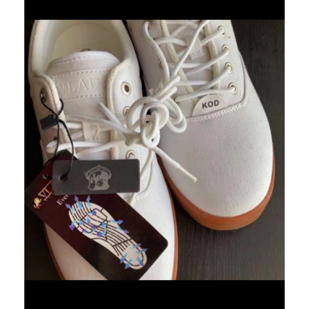 【新品】VLADO 韓国国旗 刺繍 スニーカー26.5cm メンズの靴/シューズ(スニーカー)の商品写真