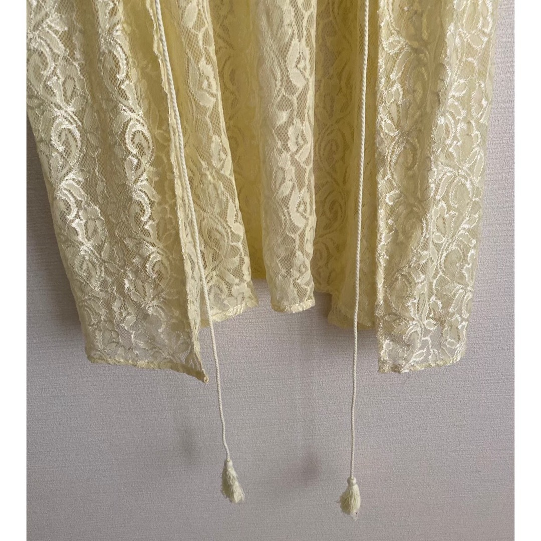 イエロー　羽織り　透け感のある生地 レディースのジャケット/アウター(その他)の商品写真