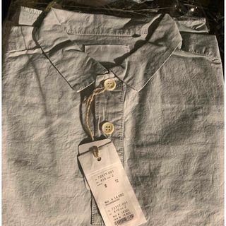 ナチュラルランドリー(NATURAL LAUNDRY)のブルー　新品未使用NATURAL RAUNDRY カラーシャツ7231T-001(シャツ/ブラウス(長袖/七分))