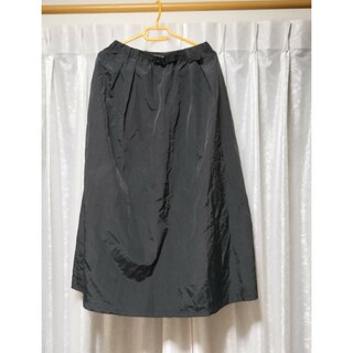 ナイロン製　ロングスカート　黒(ロングスカート)
