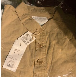 ナチュラルランドリー(NATURAL LAUNDRY)のベージュ新品未使用NATURAL RAUNDRY カラーシャツ7231T-001(シャツ/ブラウス(長袖/七分))