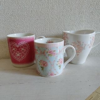 アフタヌーンティーリビング(Afternoon Tea LIVING)のマグカップ　花柄　ピンク　3個セット(グラス/カップ)