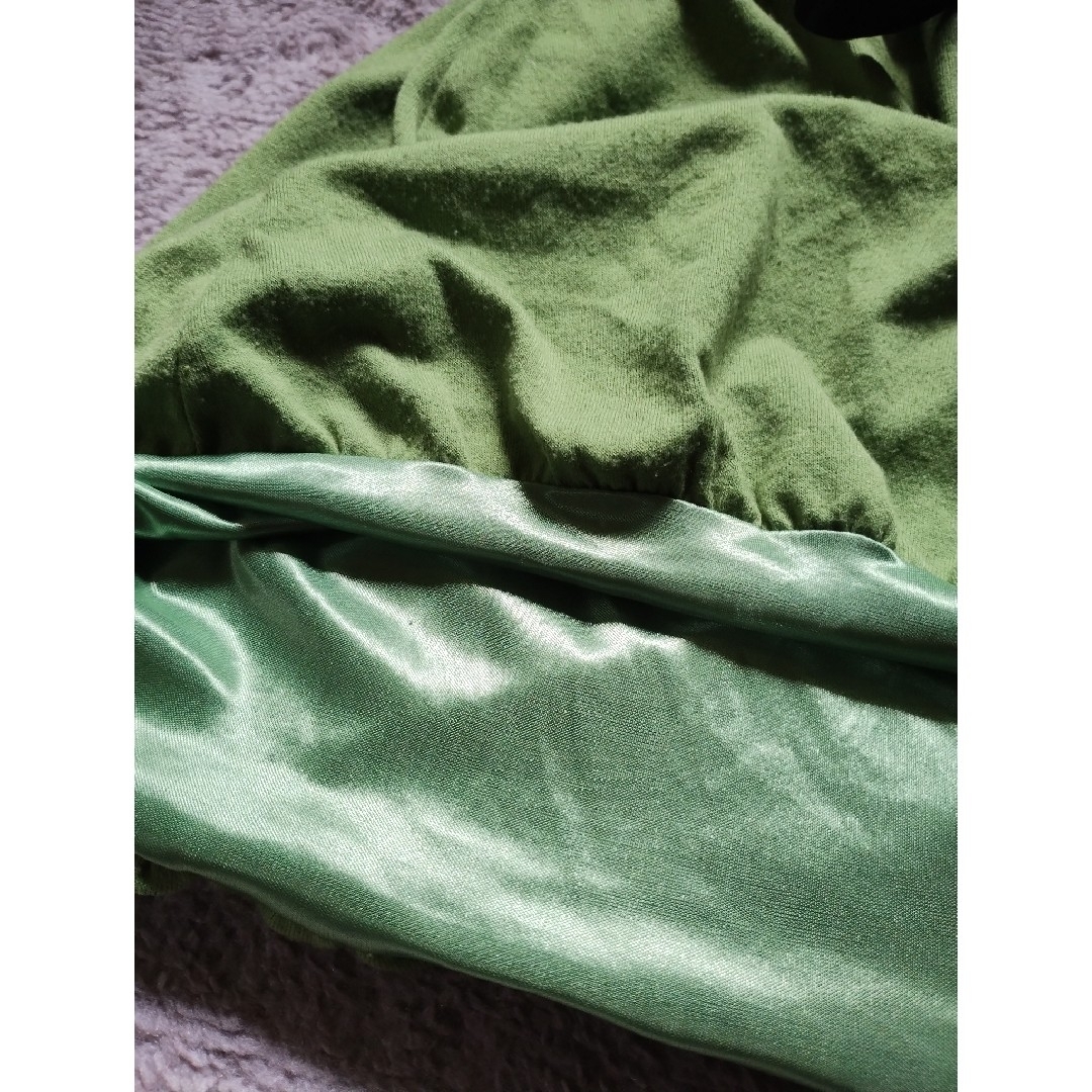 キャミソール　グリーン　若草色 × 黒　レース　リボン　バルーン裾 レディースのトップス(キャミソール)の商品写真