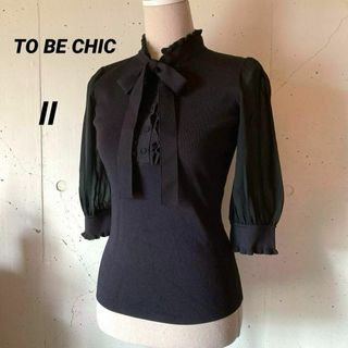 TO BE CHIC - トゥービーシック★スタンドフリルネック　ボウタイサマーニット　シフォンスリーブ