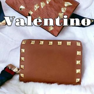 ヴァレンティノ(VALENTINO)の【ヴァレンティノ】ロックスタッズ コンパクト 二つ折り財布 人気 即完売 043(財布)