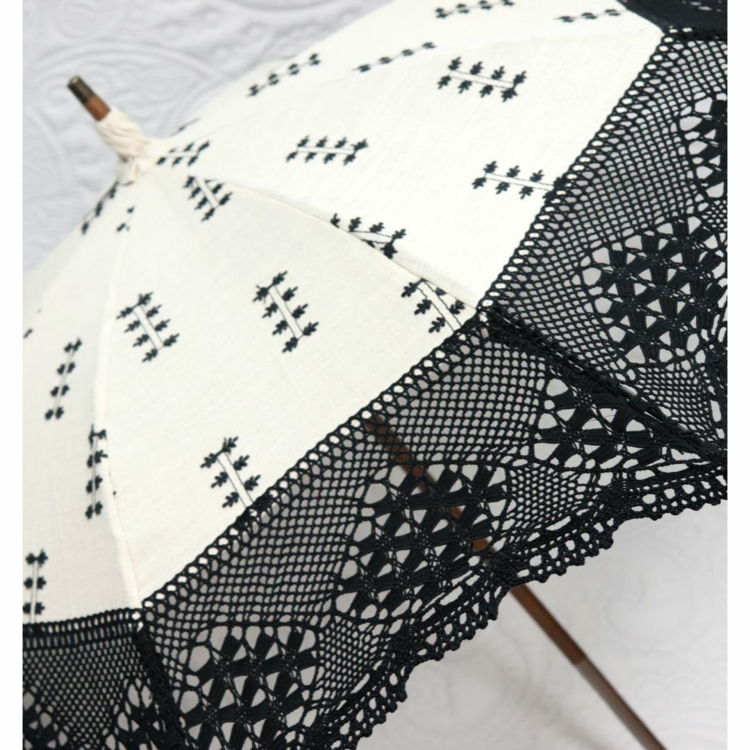 新品【長傘 日傘】麻100％ 縁周り豪華鍵編みレース刺繍 フリル刺繍 レディースのファッション小物(傘)の商品写真
