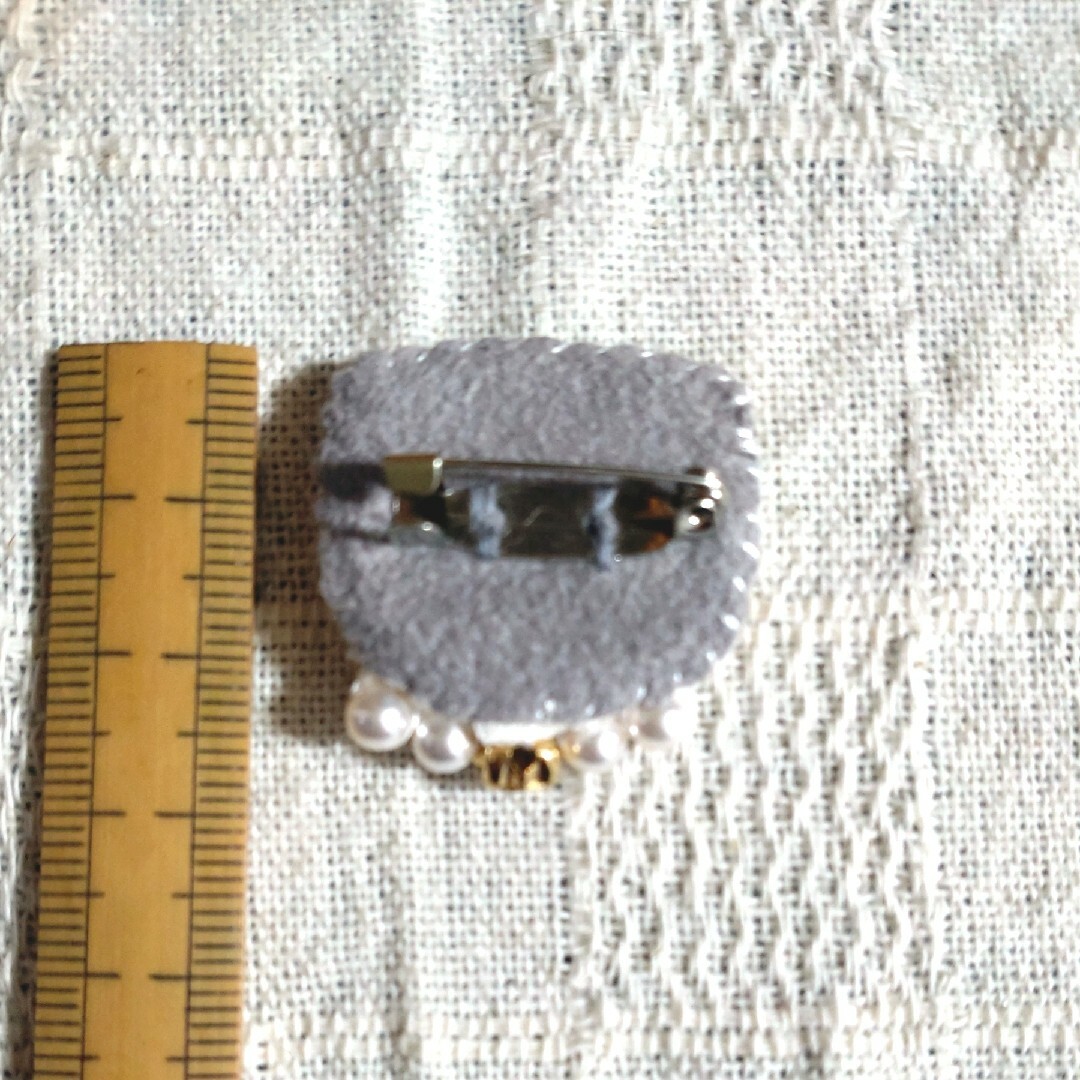 スコティッシュフォールドの刺繍ブローチ　猫　刺繍　ブローチ ハンドメイドのアクセサリー(コサージュ/ブローチ)の商品写真