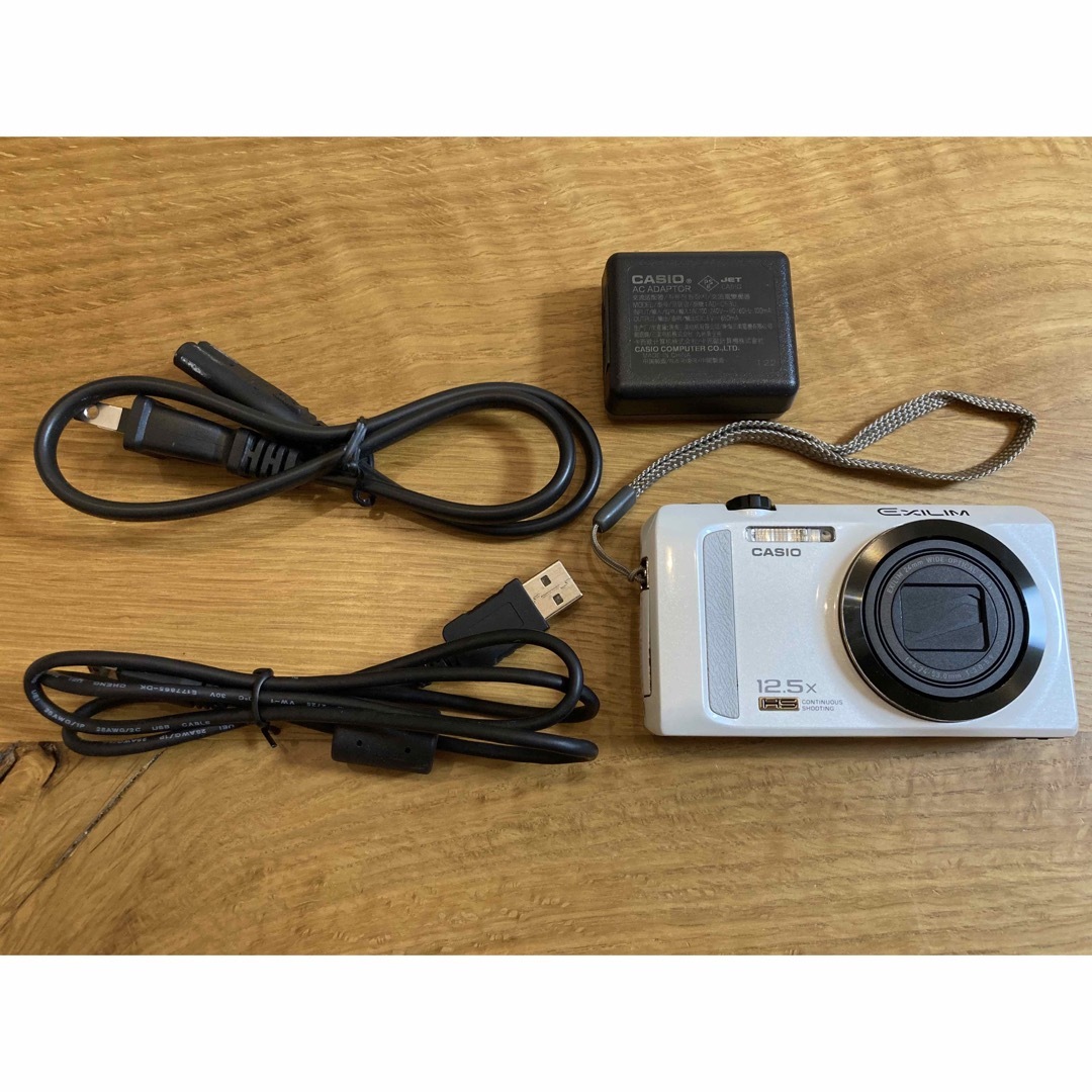 EX-ZR200 【ジャンク品】CASIO 白い EX-ZR200 【ジャンク品】CASIO 白い