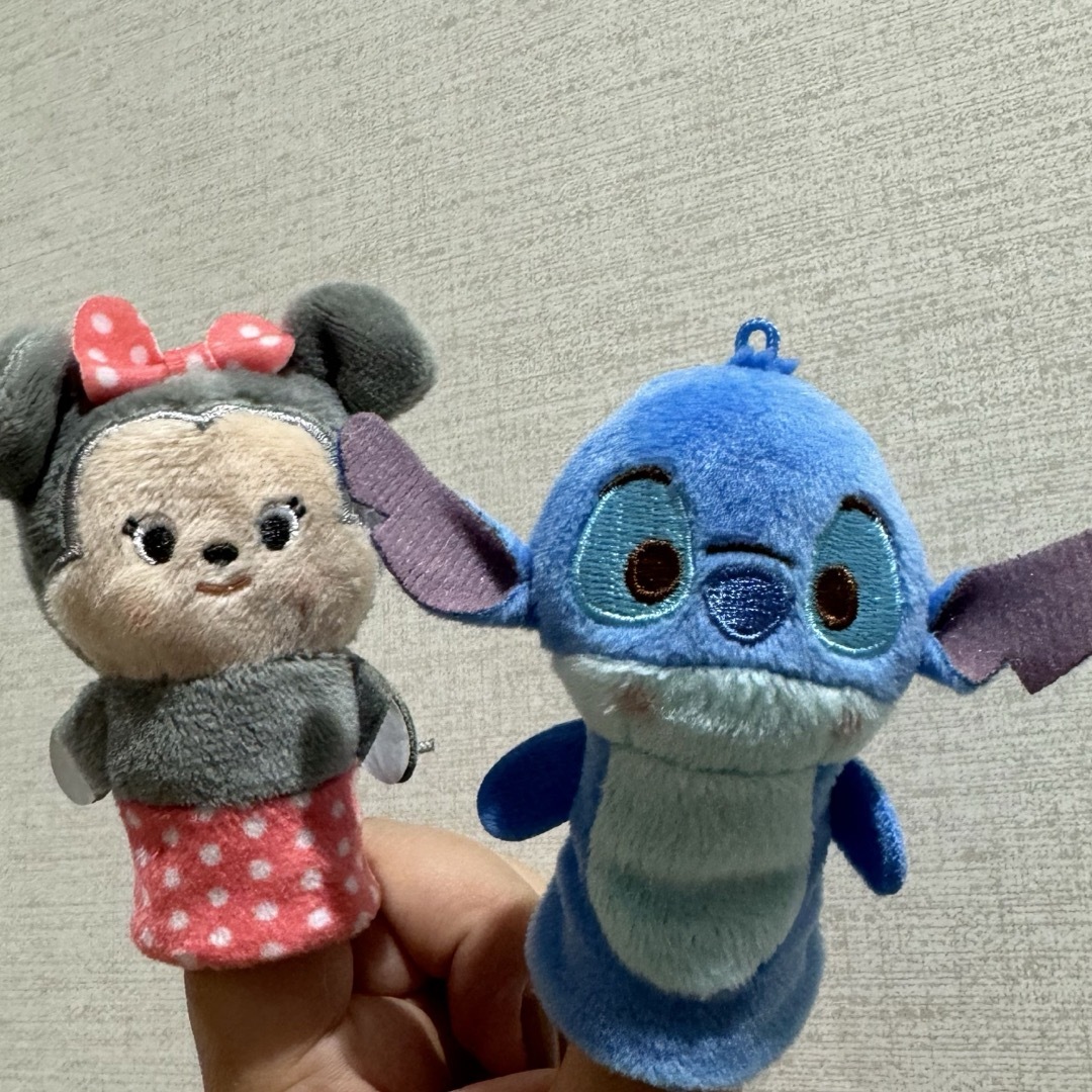 Disney(ディズニー)のディズニーストア　フィンガーパペット　ぬいぐるみ　ミニー　スティッチ エンタメ/ホビーのおもちゃ/ぬいぐるみ(キャラクターグッズ)の商品写真