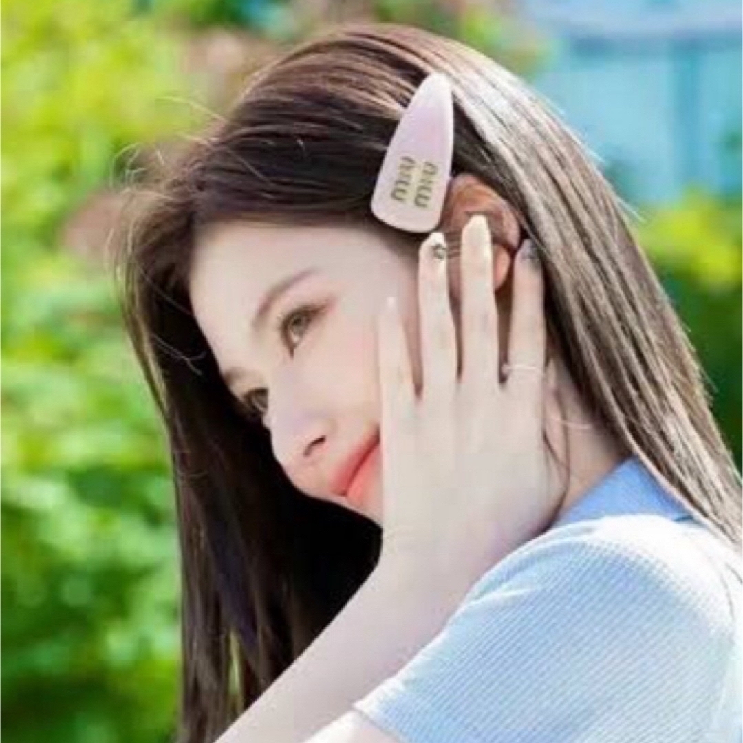miumiu パテントレザーヘアクリップ バレッタ/ヘアクリップ miumiu パテントレザーヘアクリップ バレッタ/ヘアクリップ