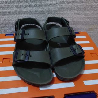 ビルケンシュトック(BIRKENSTOCK)のビルケンシュトック★EVA素材キッズミラノ★サイズ28(サンダル)