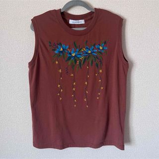 アズールバイマウジー(AZUL by moussy)のアズール　Tシャツ　ノースリーブ　刺繍　花　ブラウン　トップス(Tシャツ/カットソー(半袖/袖なし))