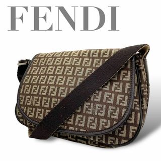 フェンディ(FENDI)の美品　FENDI フェンディ ズッカ ショルダー　メッセンジャーバッグ c6(ショルダーバッグ)