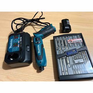 マキタ(Makita)のマキタ　7.2V  充電式ペンインパクトドライバー　TD022D(工具/メンテナンス)