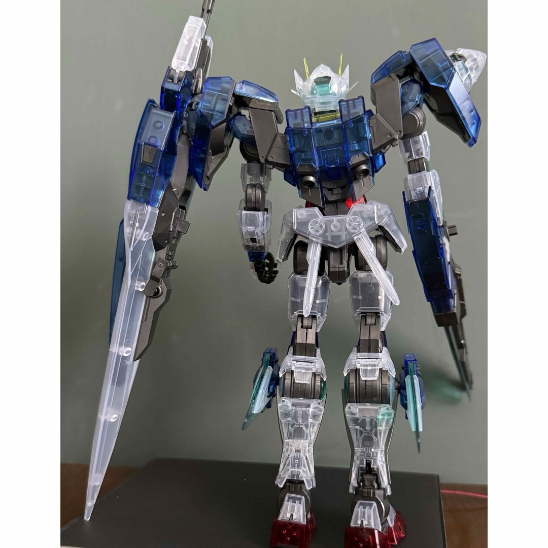 クリアカラー　MG ダブルオーガンダム ゼブンソード/G　完成品 エンタメ/ホビーのおもちゃ/ぬいぐるみ(模型/プラモデル)の商品写真