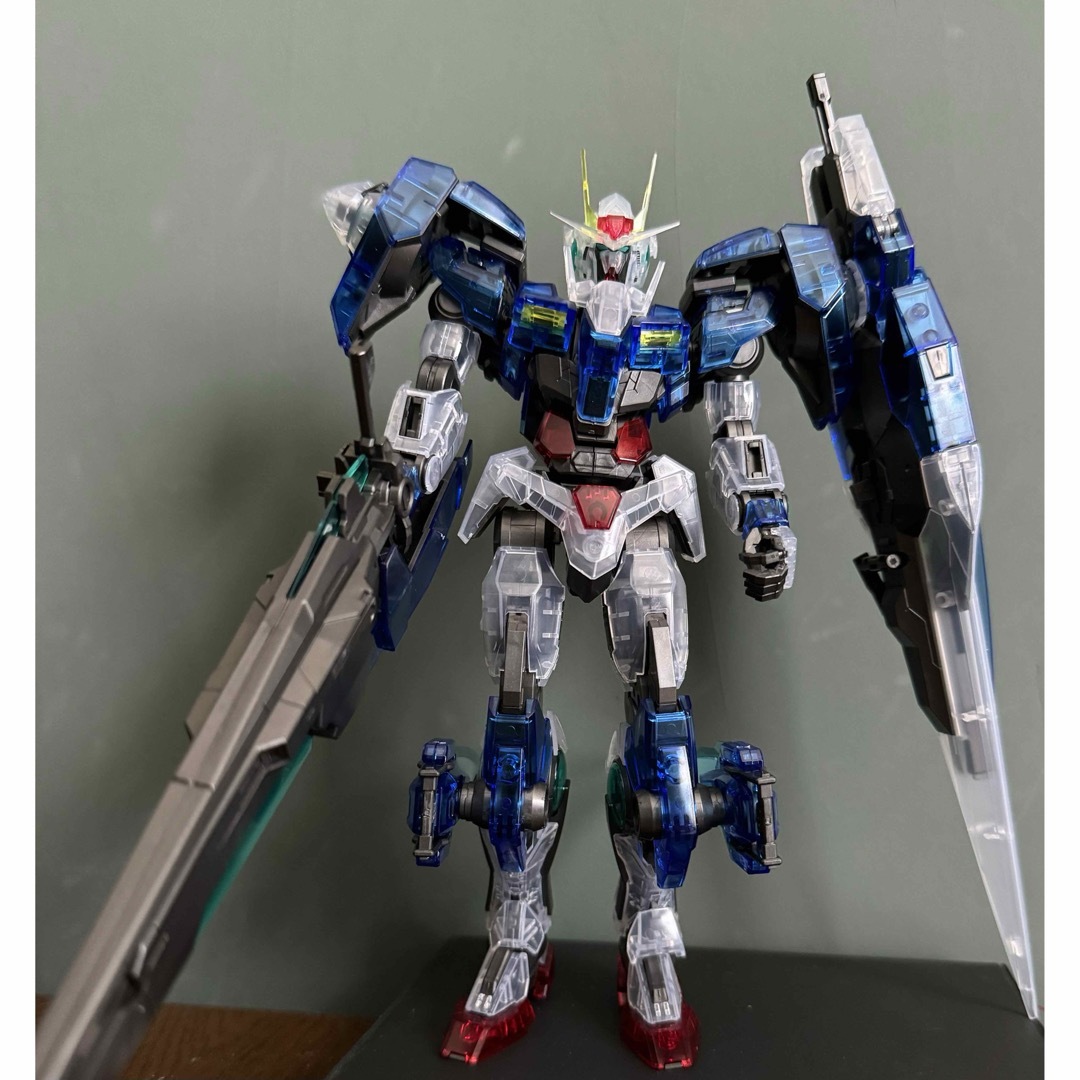 クリアカラー　MG ダブルオーガンダム ゼブンソード/G　完成品 エンタメ/ホビーのおもちゃ/ぬいぐるみ(模型/プラモデル)の商品写真