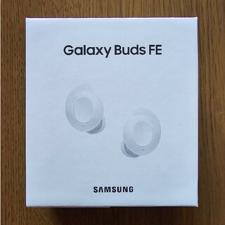 ギャラクシー(Galaxy)の【新品】SAMSUNG イヤホン GALAXY BUDS FE WHITE(ヘッドフォン/イヤフォン)